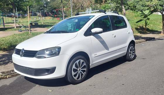 VOLKSWAGEN FOX 1.6 MI 8V FLEX 4P MANUAL VOLKSWAGEN FOX 1.6 MI 8V FLEX 4P MANUAL
